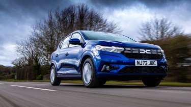 Dacia Sandero - front tracking