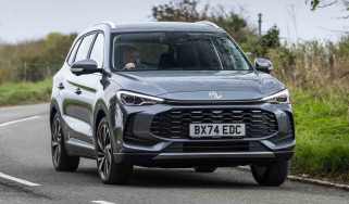 MG ZS - front cornering